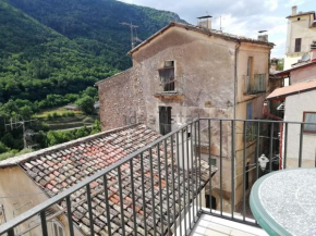 Casa nel borgo nella natura
